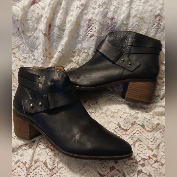 Nicole Black Leather Ankle Boots Zipper Side Sz 9 1/2M - Picture 1 of 10